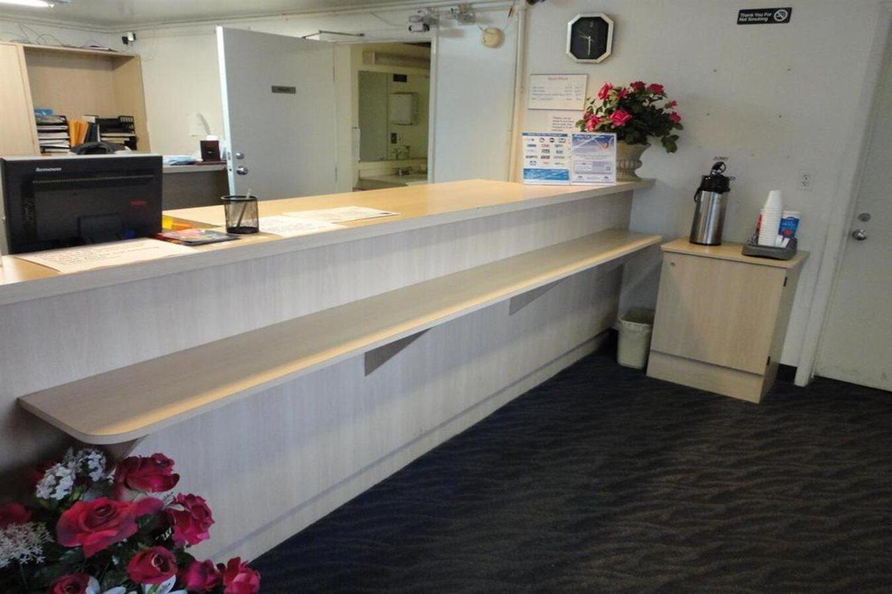 Americas Best Value Inn Battle Creek Interior photo