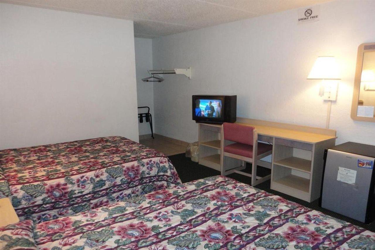 Americas Best Value Inn Battle Creek Room photo