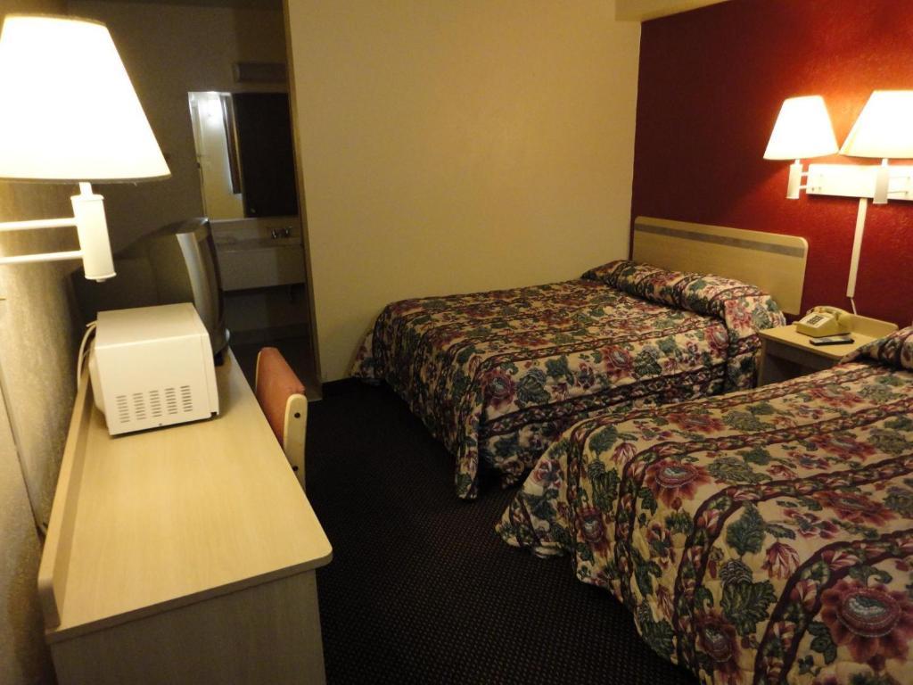 Americas Best Value Inn Battle Creek Room photo